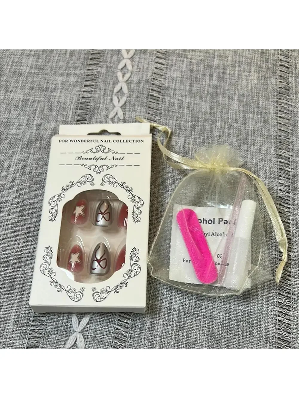 Red and White Nail Set